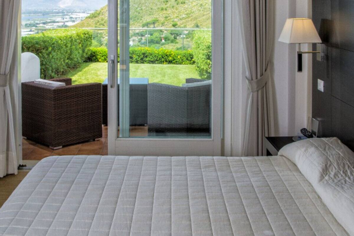 Coffres-forts dans les chambres, Wi-Fi gratuit, draps fournis