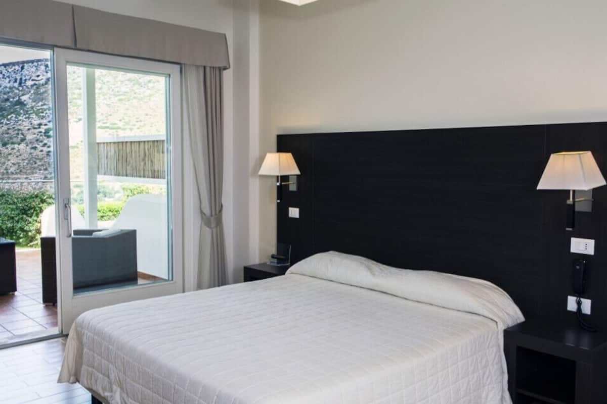 Coffres-forts dans les chambres, Wi-Fi gratuit, draps fournis