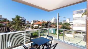 Apartamento família, 2 quartos | Opções para refeição ao ar livre