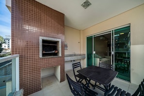 Family Apartment, 2 Bedrooms | Outdoor dining