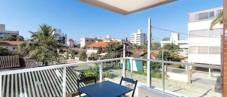 Apartemen Keluarga, 2 kamar tidur | Tempat makan outdoor