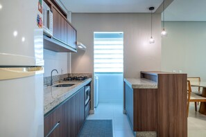 Appartement Familial, 2 chambres | Cuisine privée | Réfrigérateur, micro-ondes, plaque de cuisson, blender