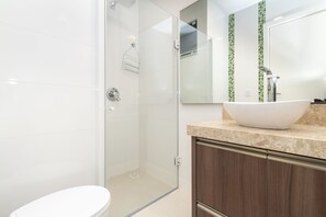 Apartament familiar, 2 dormitoris | Bany | Dutxa 