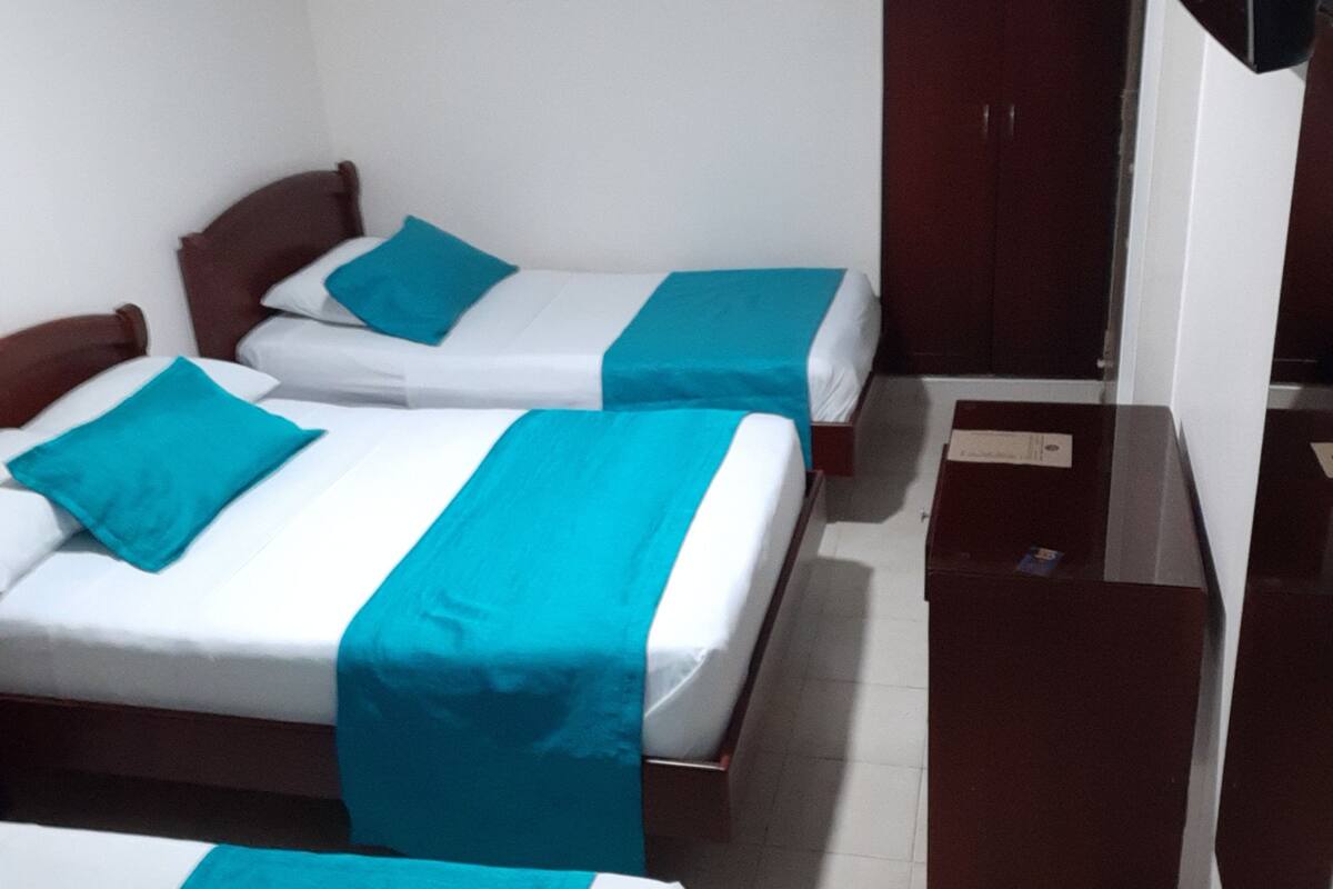 triple room | hypo-allergenic bedding, minibar, desk, free wifi