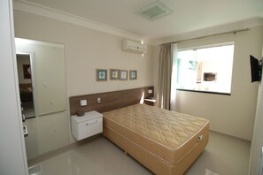 Apartment, 1 Bedroom | 1 bedroom, blackout curtains, free WiFi, bed sheets - Aluguel Apartamento 1 quarto Summer Beach 076A (Bombinhas)