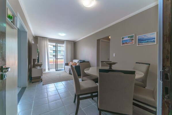 TV - Aluguel Apartamento 2 quartos 50 m Mar 684 (Bombinhas)