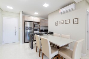 Apartment | Dining - Aluguel Apartamento 2 quartos 1 suite 80m Mar 366 (Bombinhas)