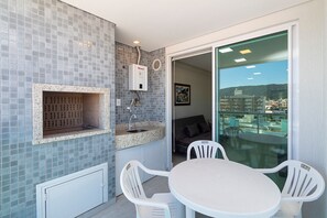 Apartment | Outdoor dining - Aluguel Apartamento 2 quartos 1 suite 80m Mar 366 (Bombinhas)