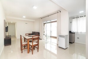 Apartment, 2 Bedrooms | Interior - Aluguel Apartamento 2 quartos 1 suite Piscina 399 (Bombinhas)