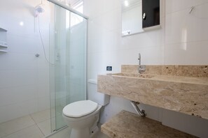 Apartemen, 3 kamar tidur | Kamar mandi | Shower