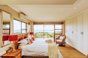 Quarto luxo | Edredons de pluma, camas com colchões de espuma com sistema de memória
