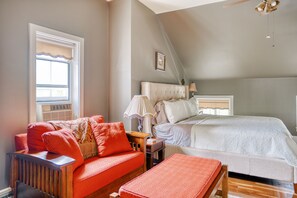 Grace Suite | Bathroom | Hair dryer, bathrobes, towels, soap - Galena Inn (Galena)