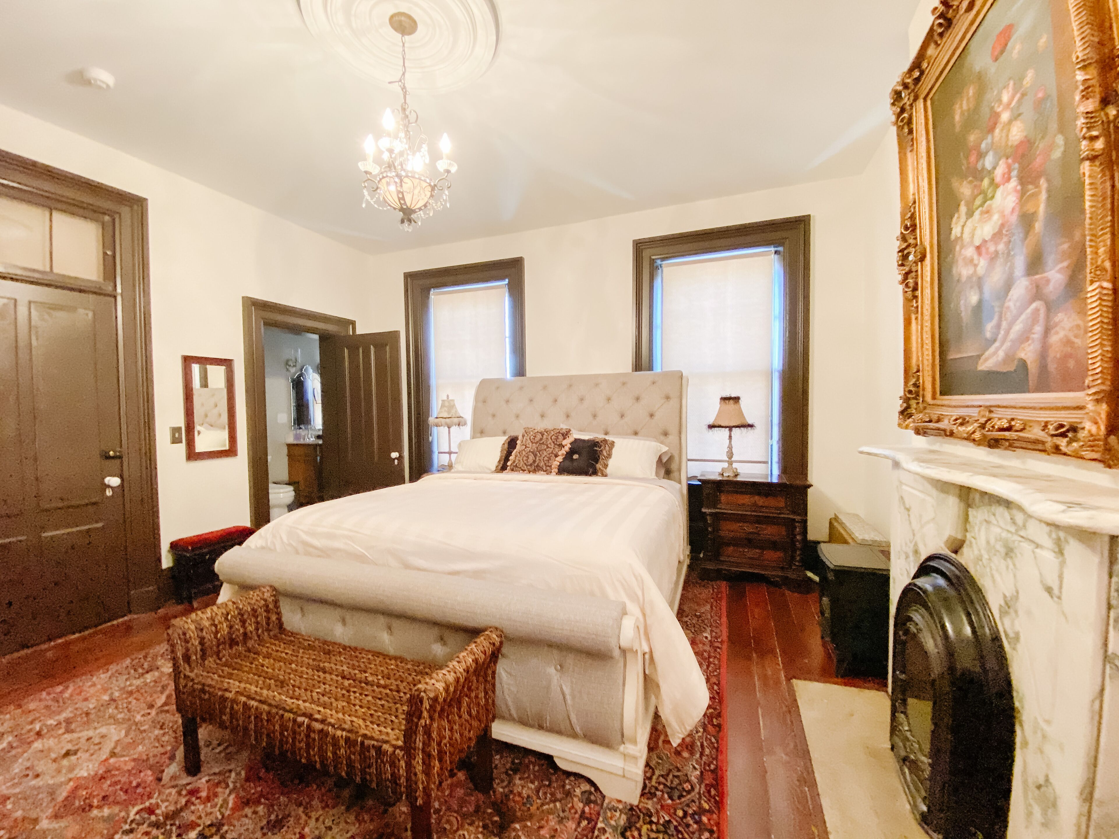 Julia Suite | Premium bedding, free WiFi, bed sheets