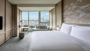 Room, 1 King Bed (Deluxe King Room) | Minibar, in-room safe, desk, blackout curtains