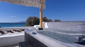 Panoramic Suite, Hot Tub, Sea View | Private spa tub