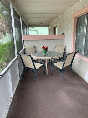 Superior-Bungalow | Terrasse/Patio