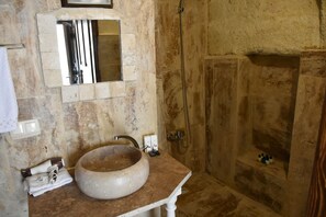 Economy Double Room | Bathroom | Free toiletries, hair dryer, slippers, towels - Glamada Cave Suites (Ürgüp)