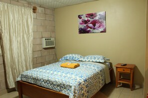 Quadruple Room, Balcony | Free WiFi - Residencial Cabo (Bocas del Toro)