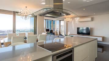 Presidential Penthouse, 3 Bedrooms, Kitchen, Ocean View | Private kitchen | Full-sized fridge, microwave, oven, stovetop