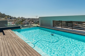 2 piscines extérieures