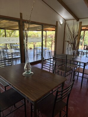 Business center - Rangi Moana (Hanga Roa)