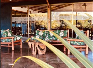 Lobby sitting area - Rangi Moana (Hanga Roa)