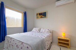 Habitación doble Confort | Cortinas blackout, wifi gratis y ropa de cama 