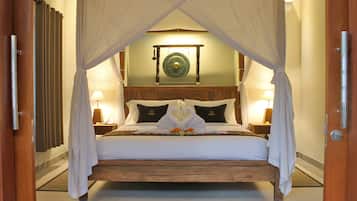 In-room safe, desk, laptop workspace, soundproofing