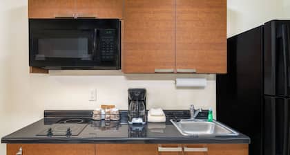 My Place Hotel - Overland Park