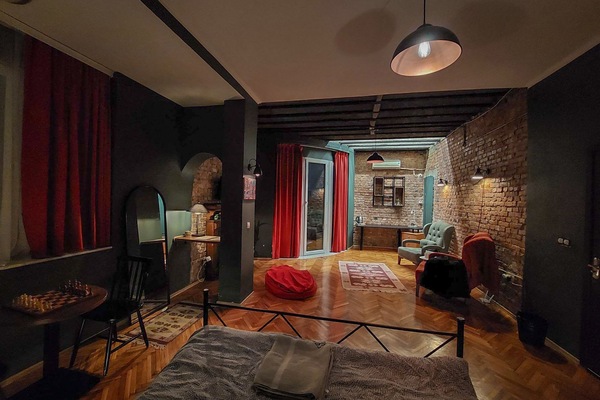 Deluxe Quadruple Room | Iron/ironing board (on request), WiFi (free), bed sheets