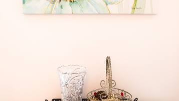 Design Double or Twin Room | 1 bedroom, individually decorated, individually furnished, desk