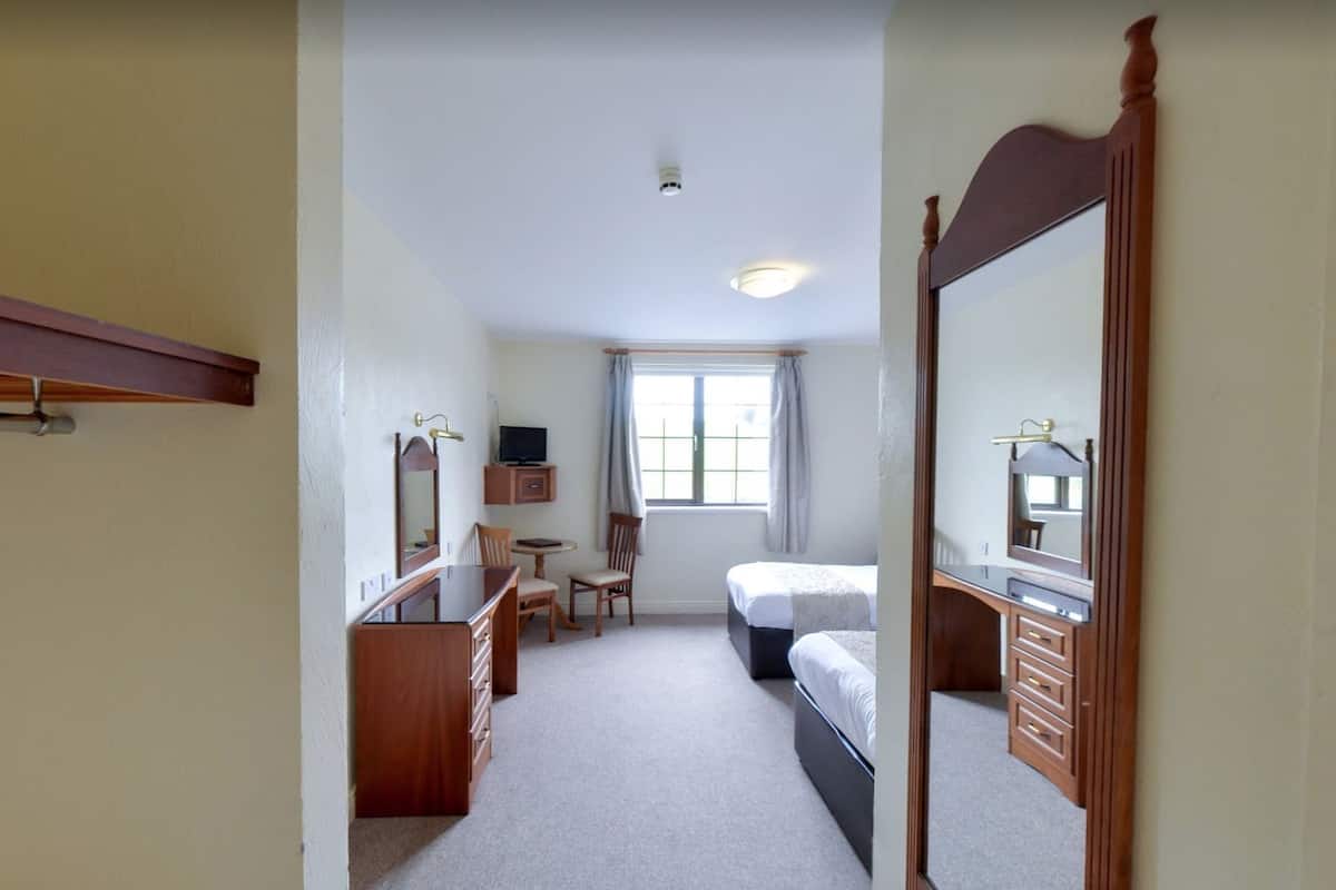classic twin room | free wifi, bed sheets, wheelchair access