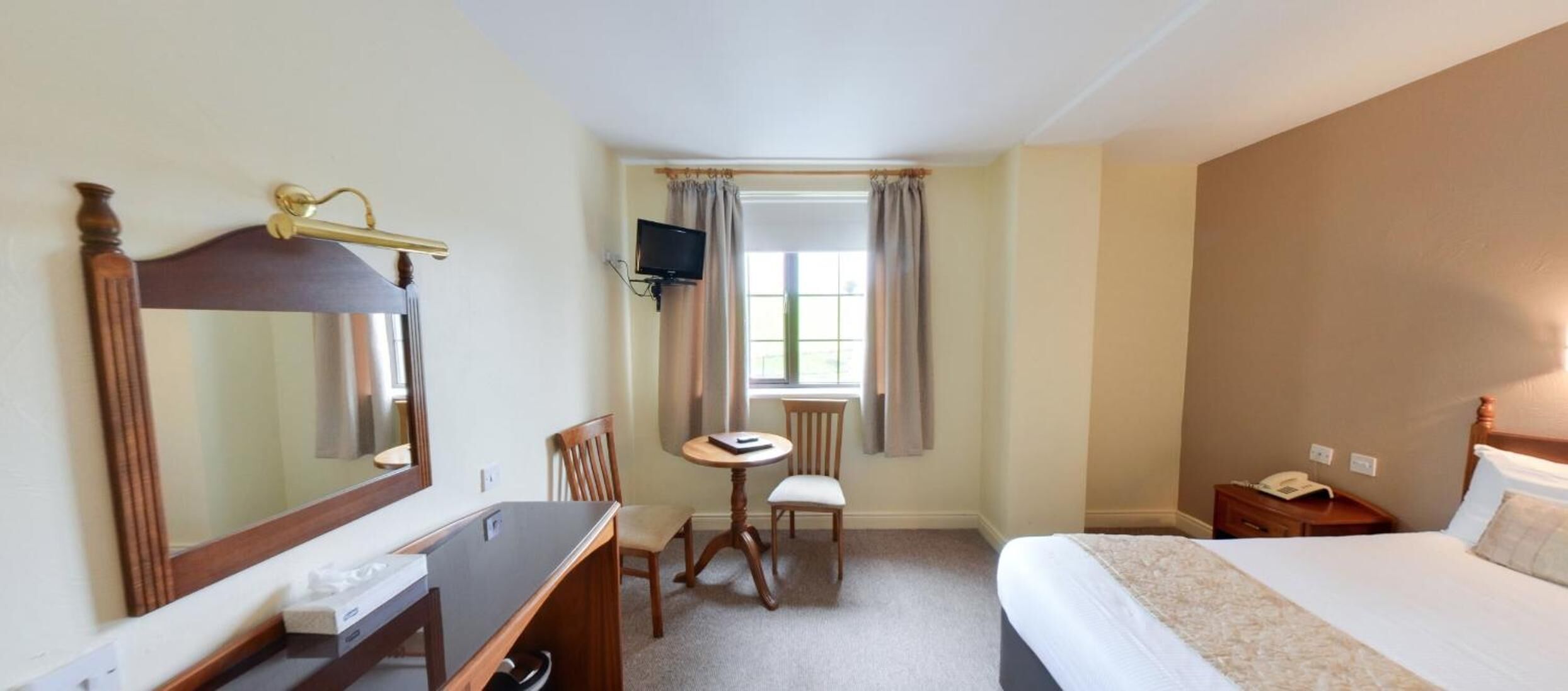 free wifi, bed sheets, wheelchair access