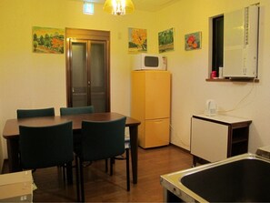 Fridge, microwave