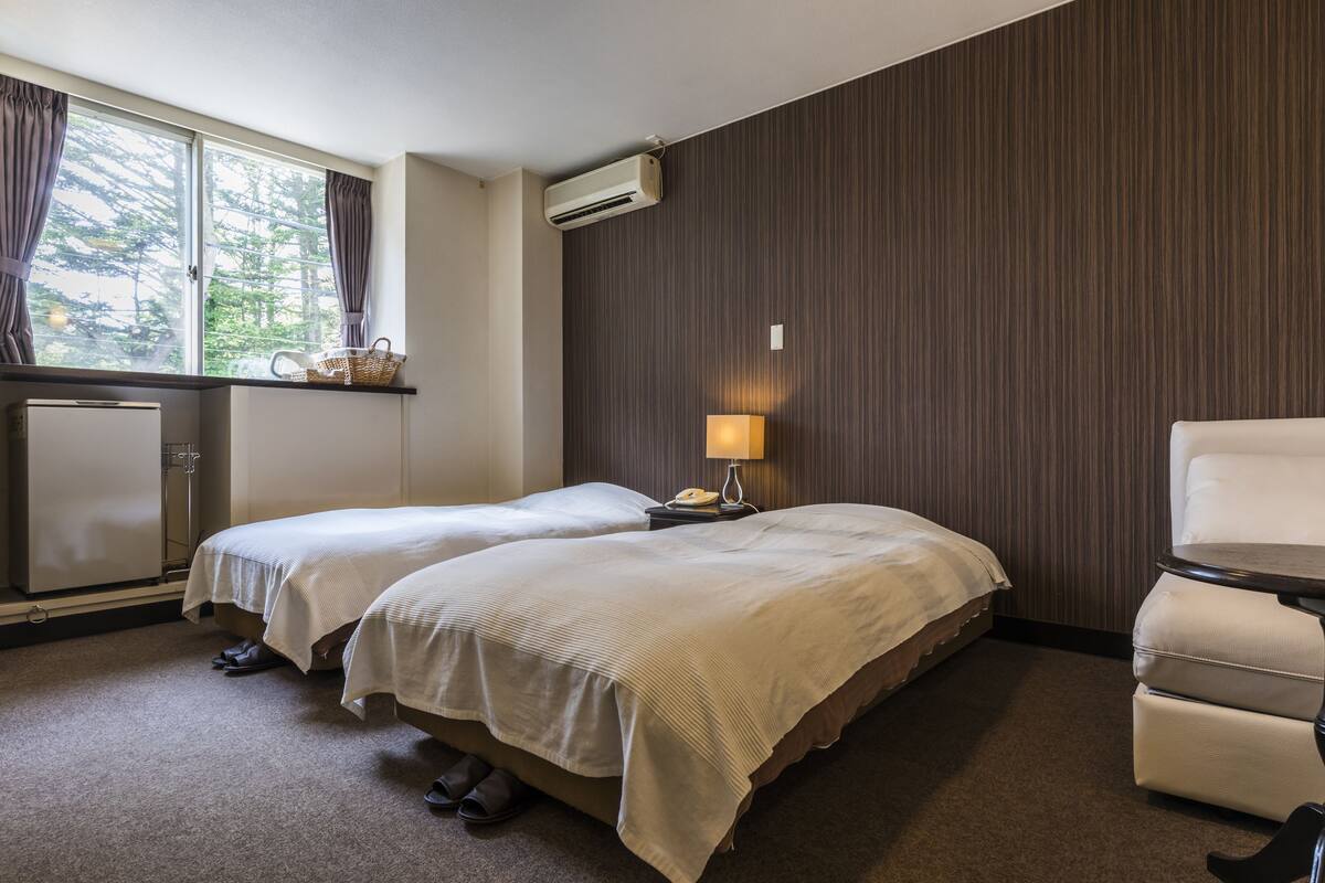 Rollaway beds, free WiFi