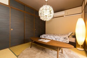 Iron/ironing board, free WiFi - Yumeji Mansion (Osaka)