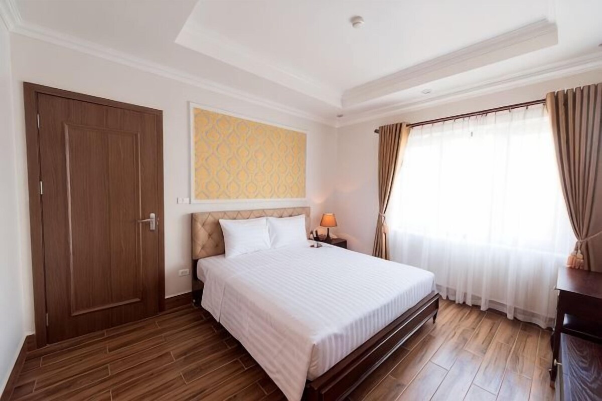 Minibar, in-room safe, desk, soundproofing