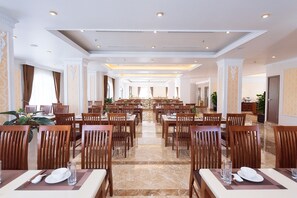 Local and international cuisine - Kim Bao Hotel (Hai Phong)