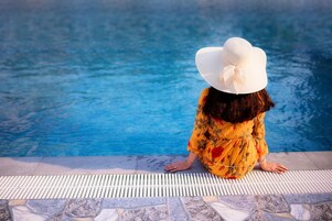 Outdoor pool, sun loungers