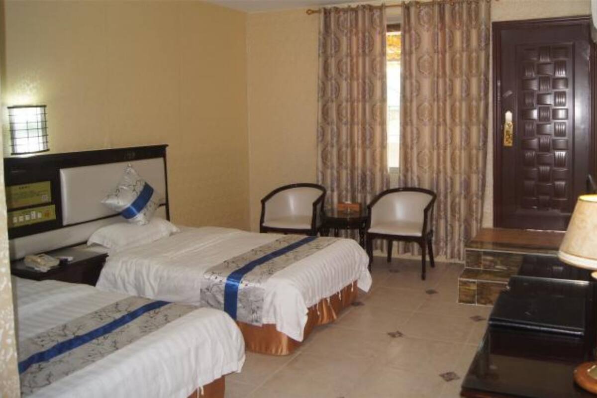 Deluxe Twin Room | Desk, blackout drapes, free WiFi, bed sheets