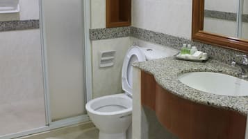 Deluxe Room (Double) | Bilik Mandi | Pengering rambut, bidet, tuala disediakan, sabun