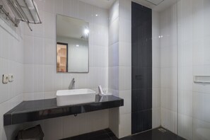 Douche, serviettes fournies