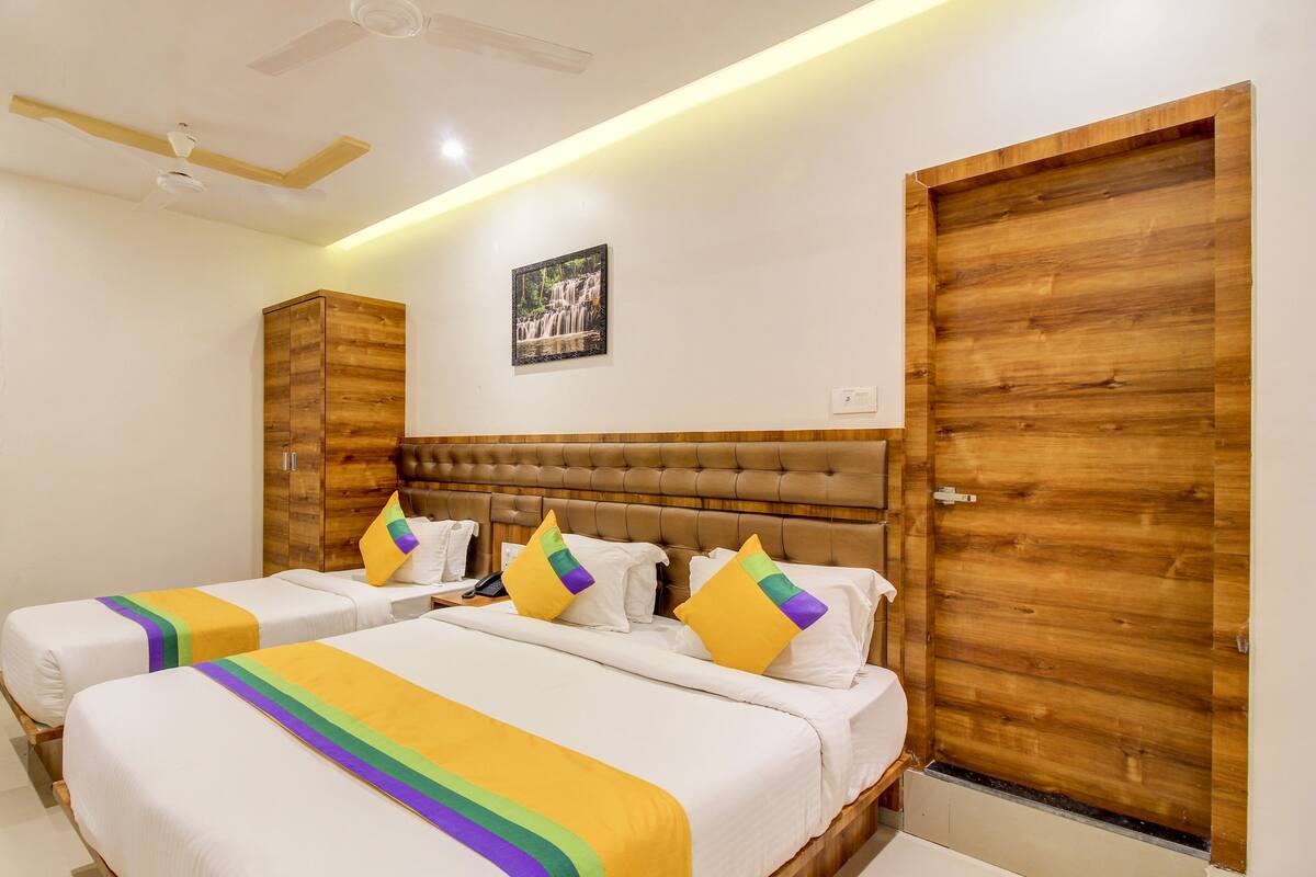 Iron/ironing board, rollaway beds, free WiFi, bed sheets