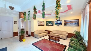 Reception - Hotel Snow Crest Inn (Dharamshala)