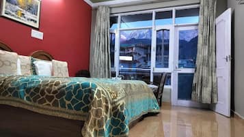 Classic Double Room | Pillowtop beds, in-room safe, iron/ironing board, free WiFi