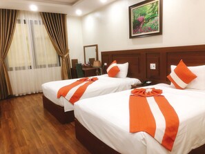Basic Twin Room | Desk, laptop workspace, soundproofing, free WiFi