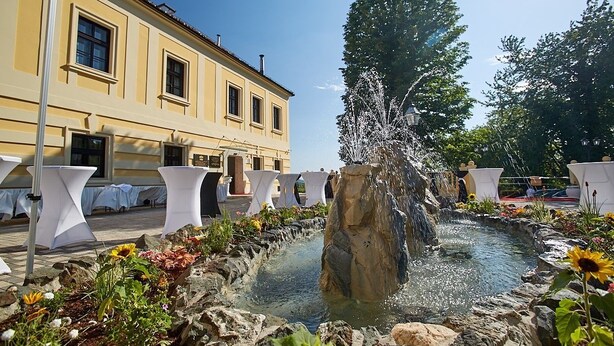 Exterior detail - Hotel Dvorac Gjalski (Zabok)