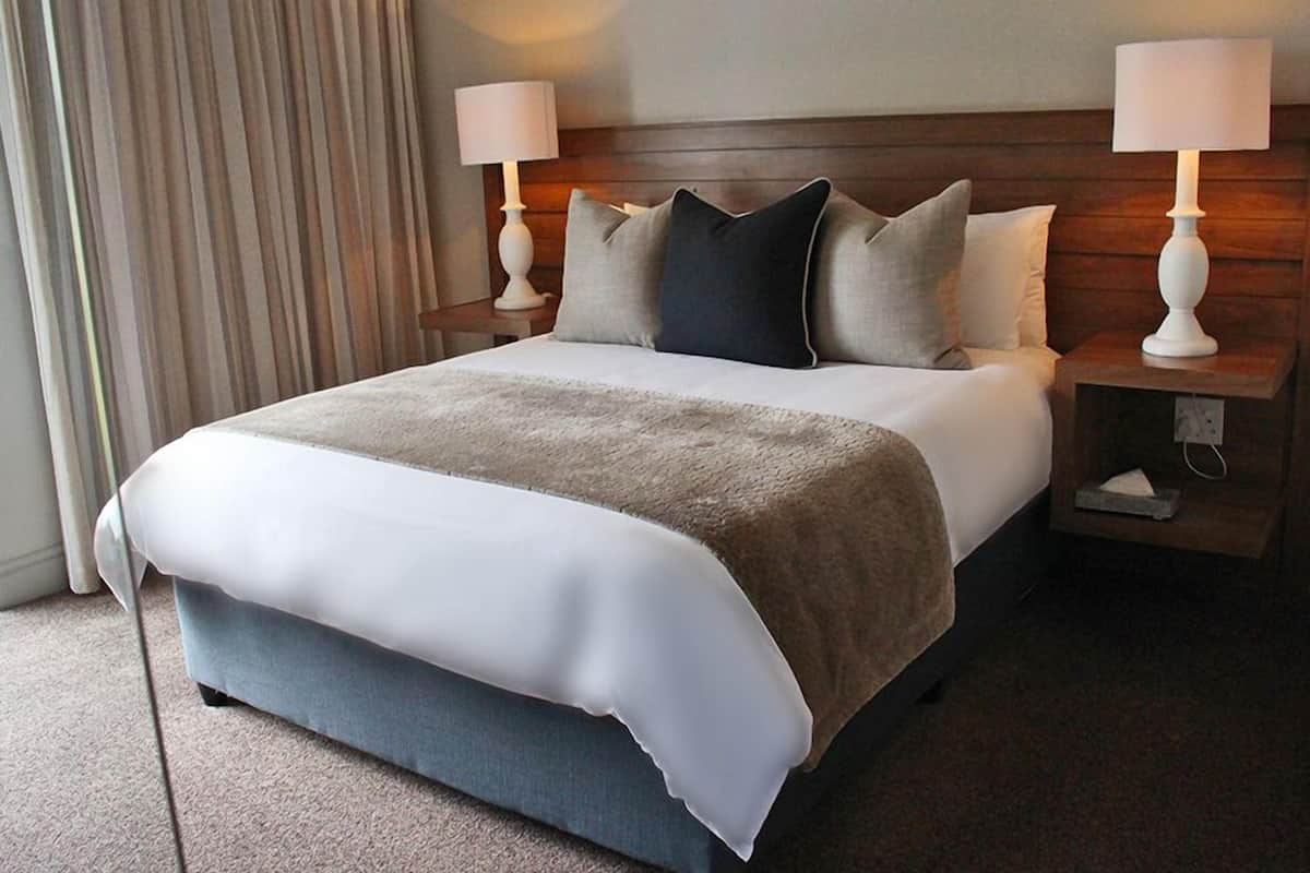 Executive Room | 1 bedroom, in-room safe, desk, laptop workspace