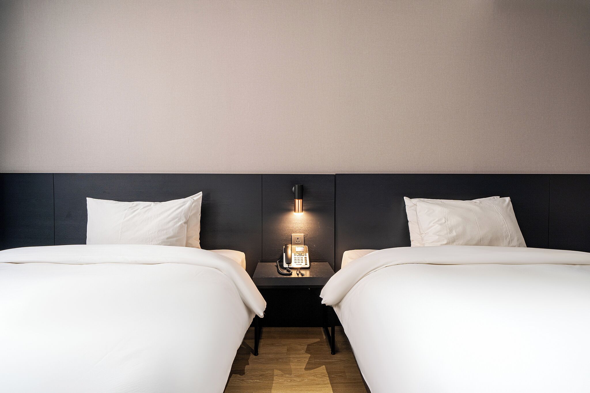 family twin room | 1 bedroom, down duvets, in-room safe, desk