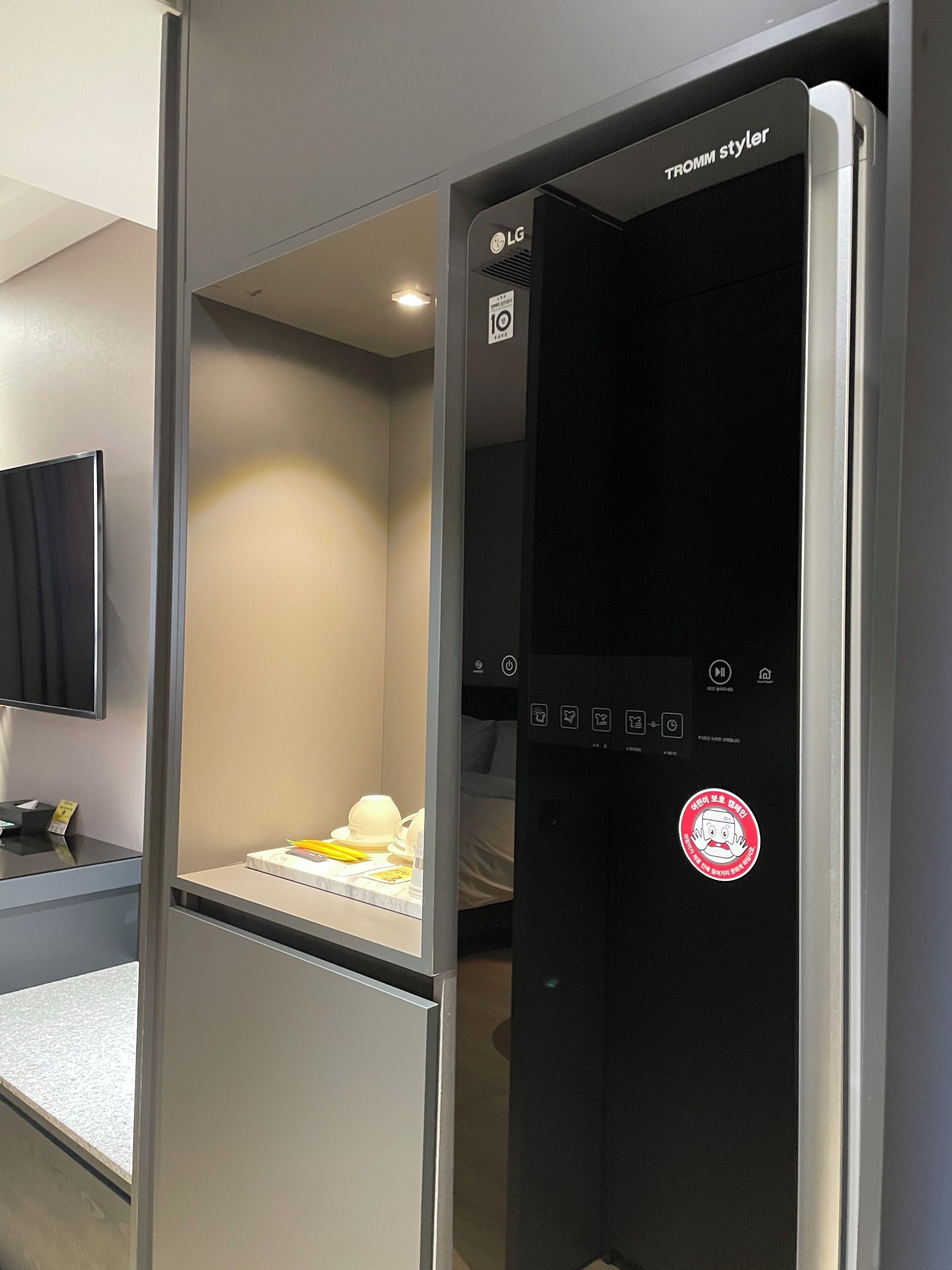 1 bedroom, down duvets, in-room safe, desk